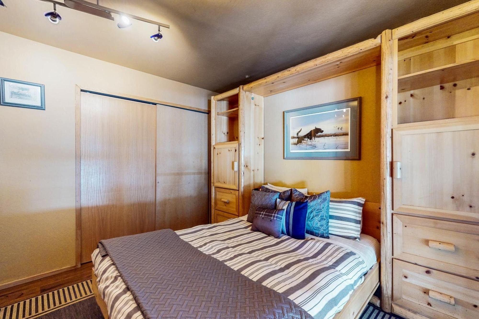 Tastefully-Updated, Classic Tahoe Family Home Truckee Kültér fotó