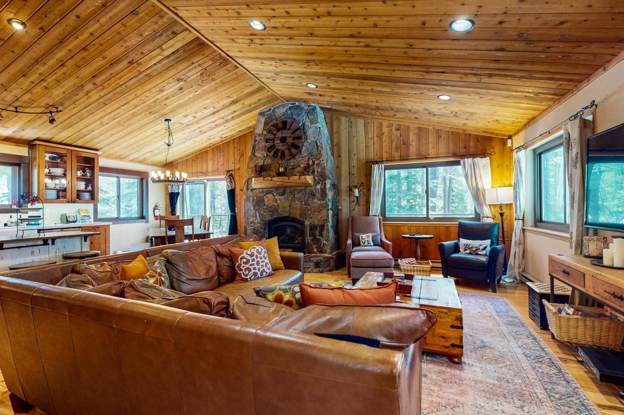 Tastefully-Updated, Classic Tahoe Family Home Truckee Kültér fotó